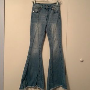Lite Bell bottom jeans.  Size 25.